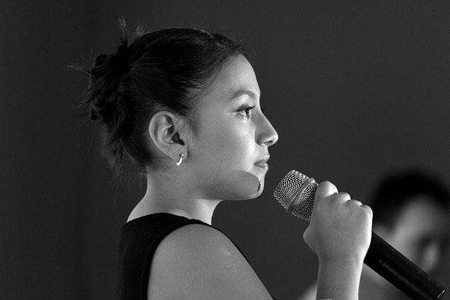 Bauchatmung statt Brustatmung beim Singen